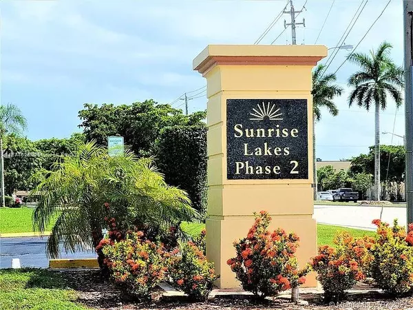 8300 W Sunrise Lakes Blvd #102, Sunrise, FL 33322