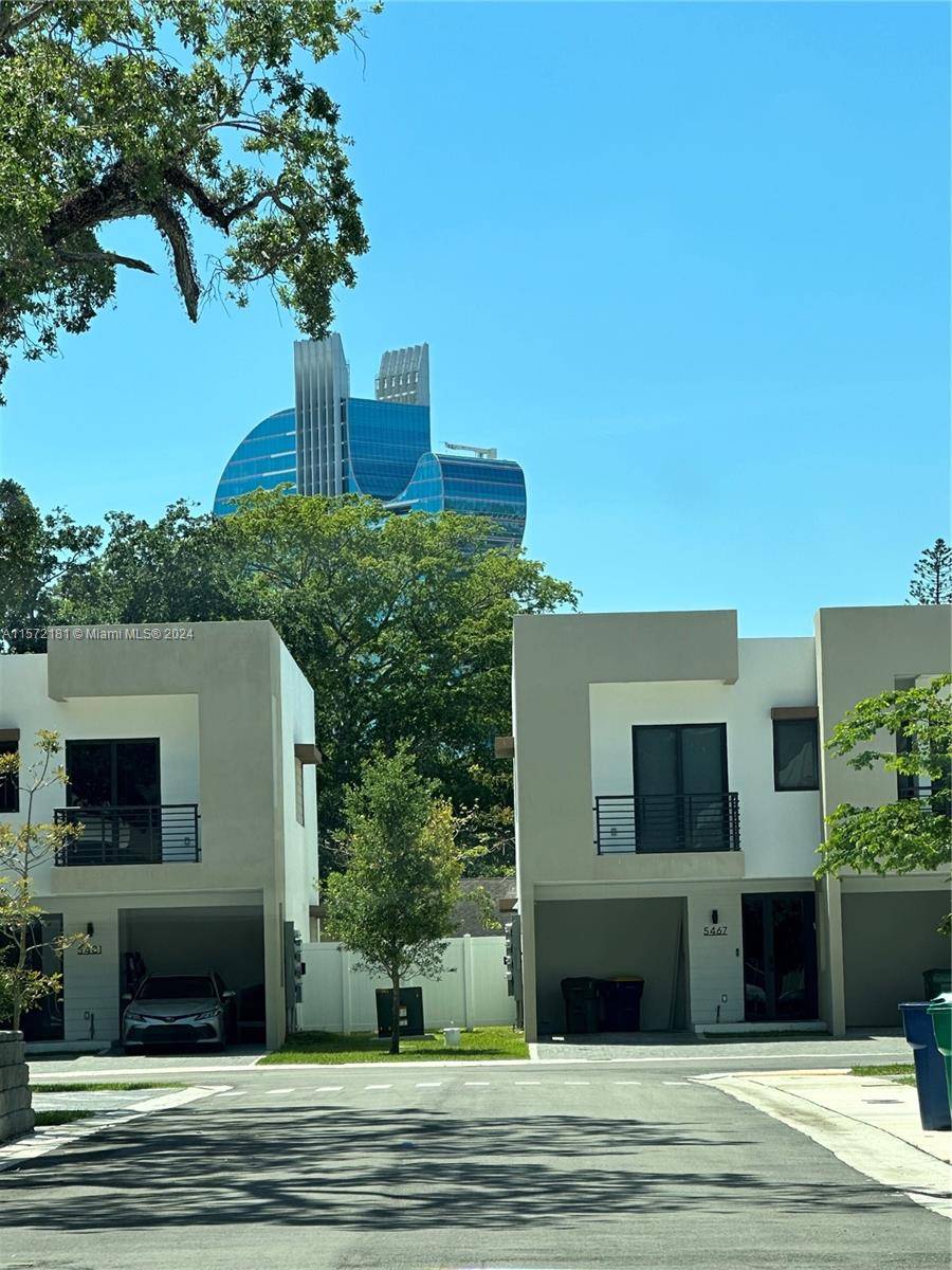 5527 W Oak Way #1, Dania Beach, FL 33314
