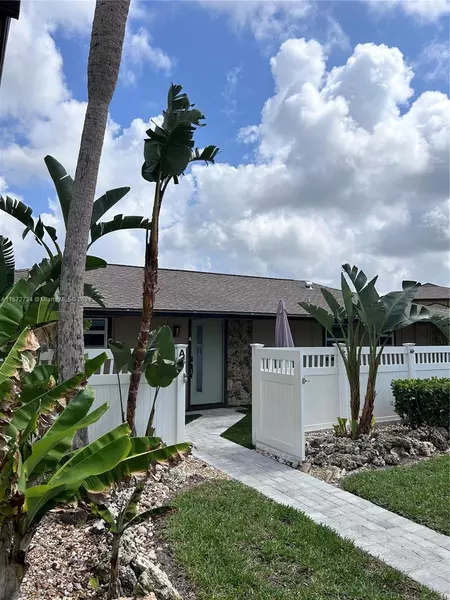 4291 Island Circle #A, Fort Myers, FL 33919