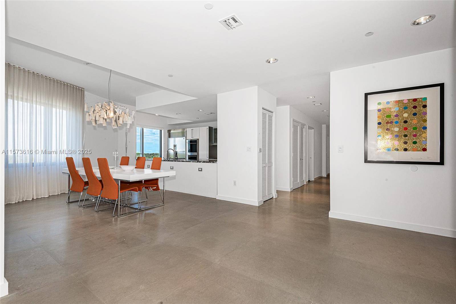 Miami Beach, FL 33141,6101 Aqua Ave #702