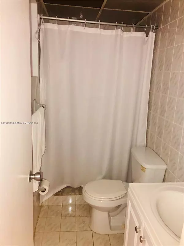 Miami, FL 33144,6580 W FLAGLER #101