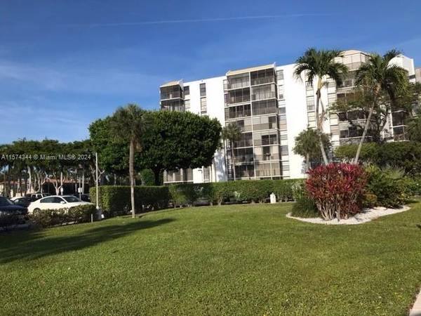 20500 W Country Club Dr #308,  Aventura,  FL 33180