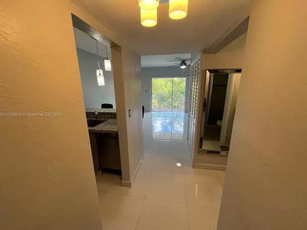 Miami, FL 33143,7403 SW 82nd St #305N