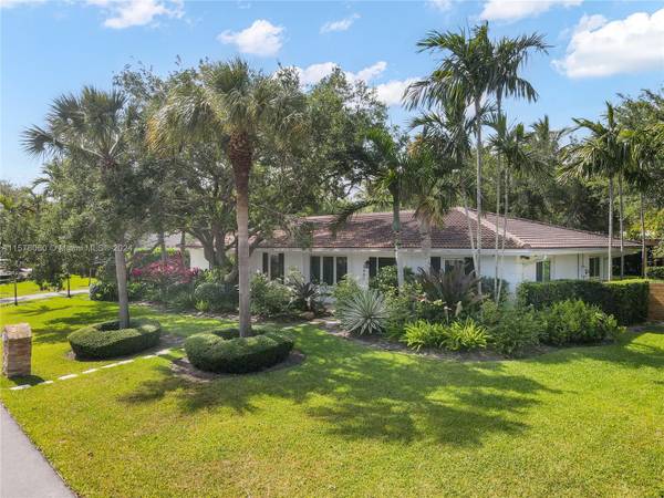 7465 SW 163rd St, Palmetto Bay, FL 33157