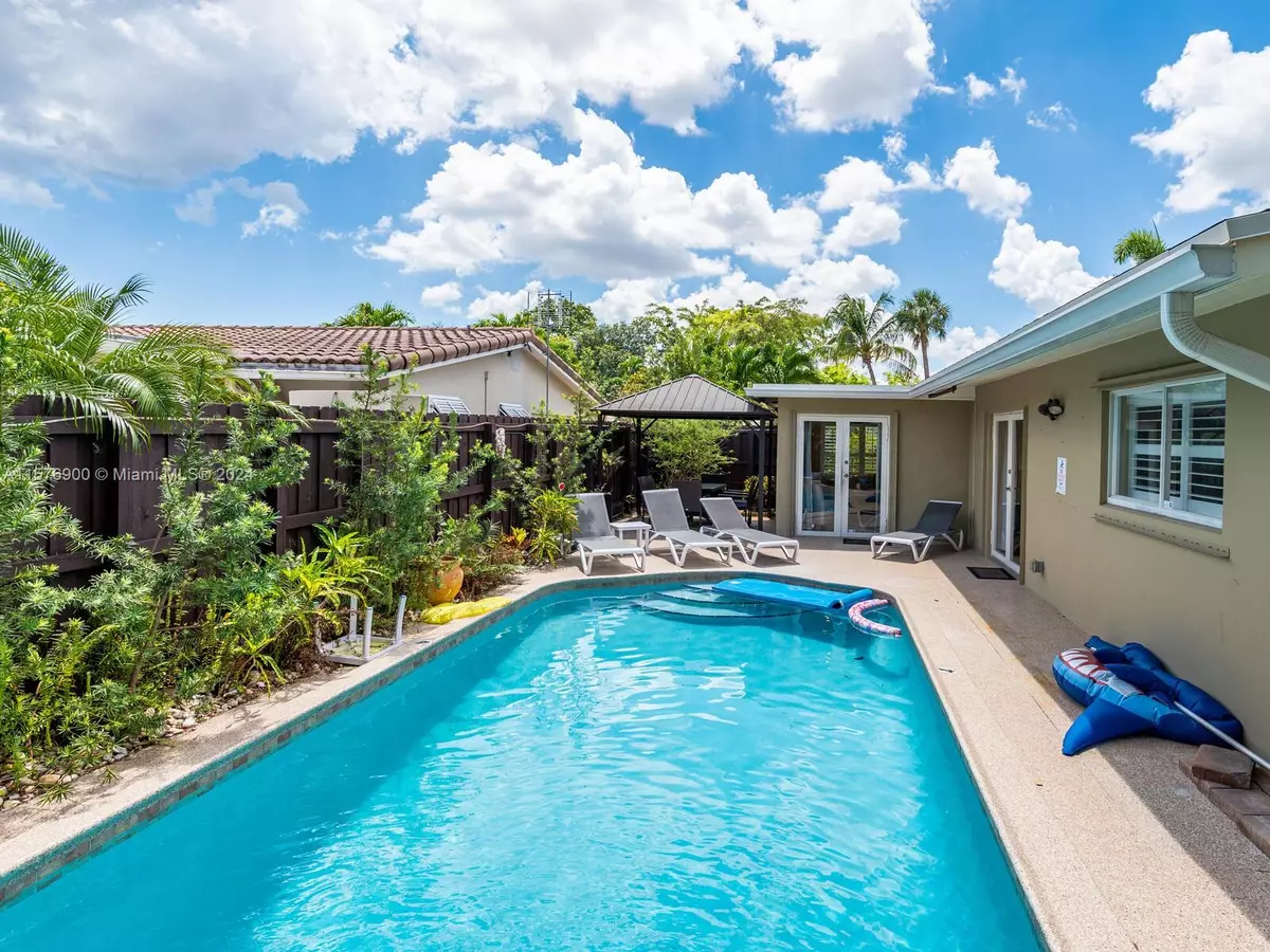 Wilton Manors, FL 33311,417 NW 21st St