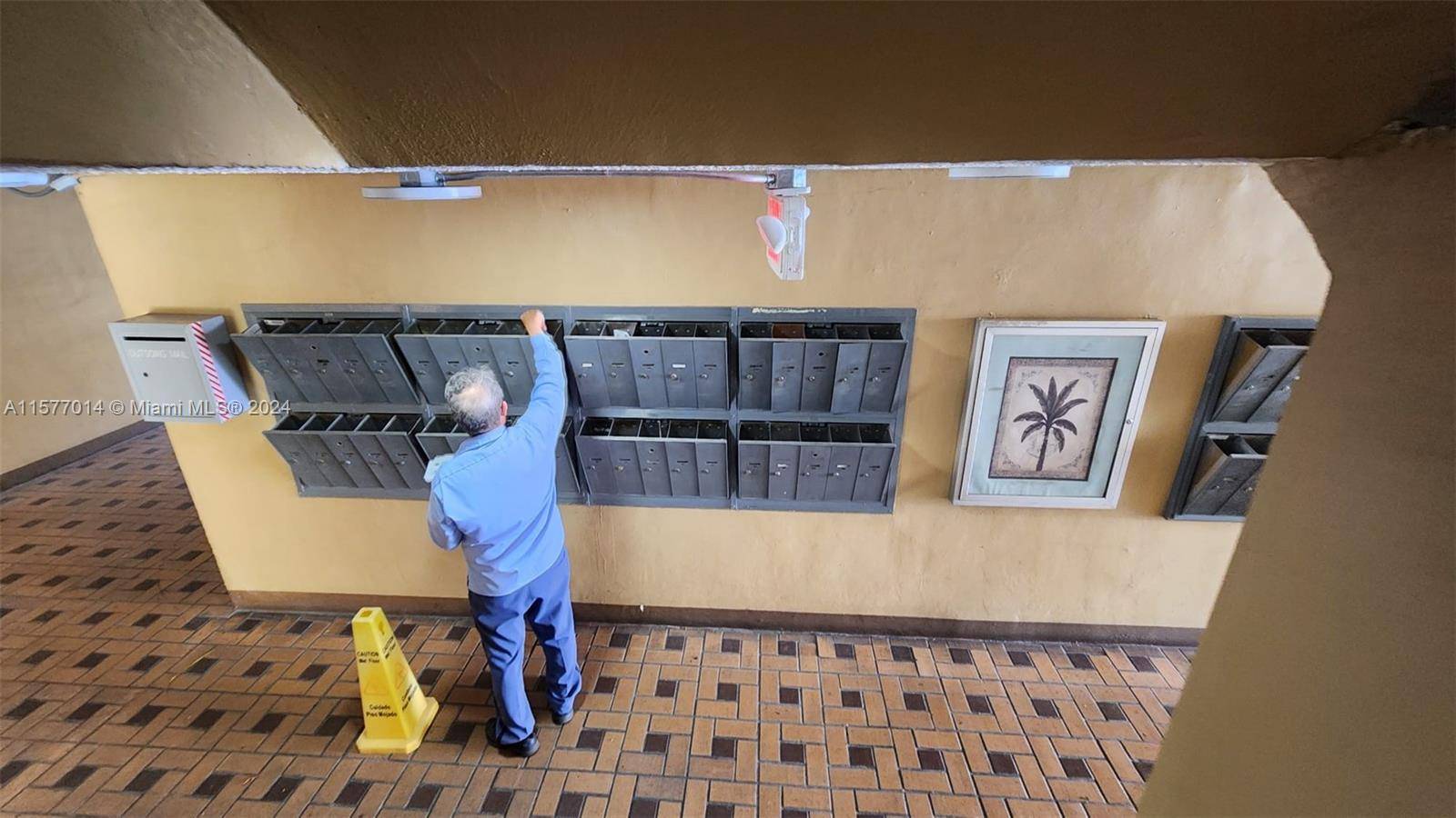 Hialeah Gardens, FL 33016,160 Royal Palm Rd #308