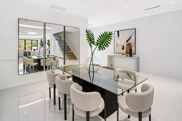 Coconut Grove, FL 33133,2978 Coconut Ave