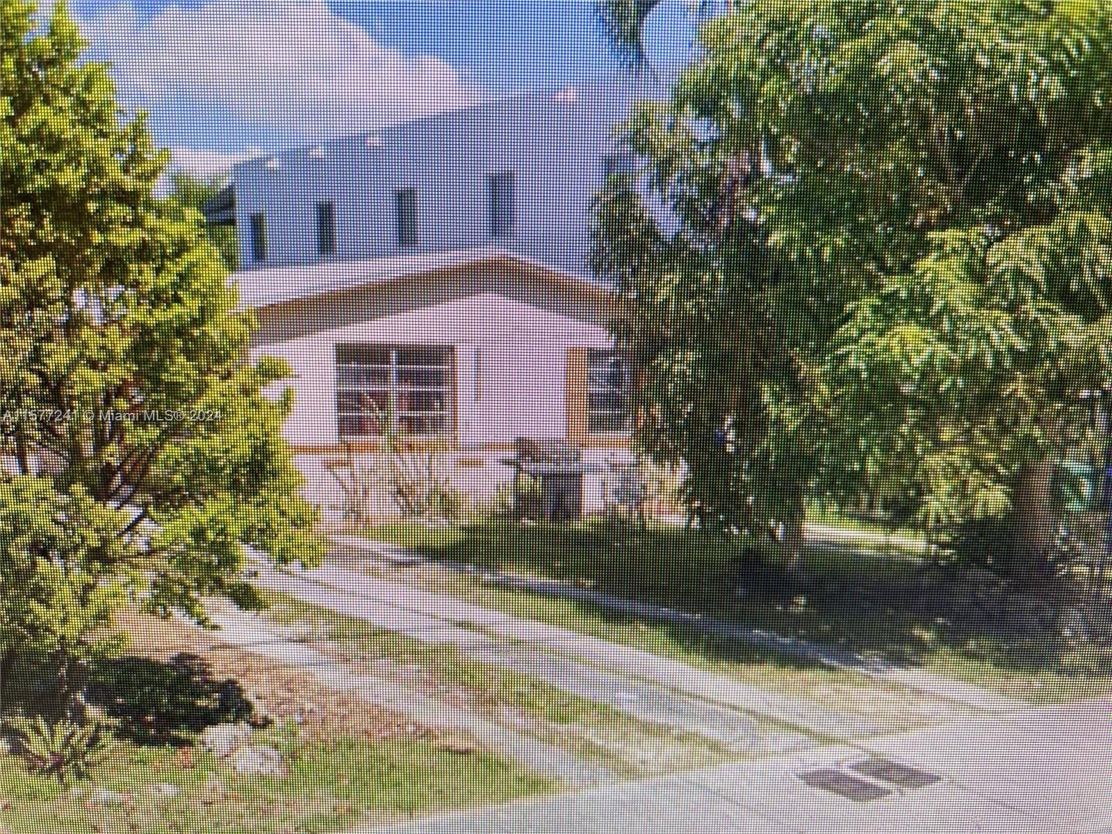 3082 Carter St, Miami, FL 33133