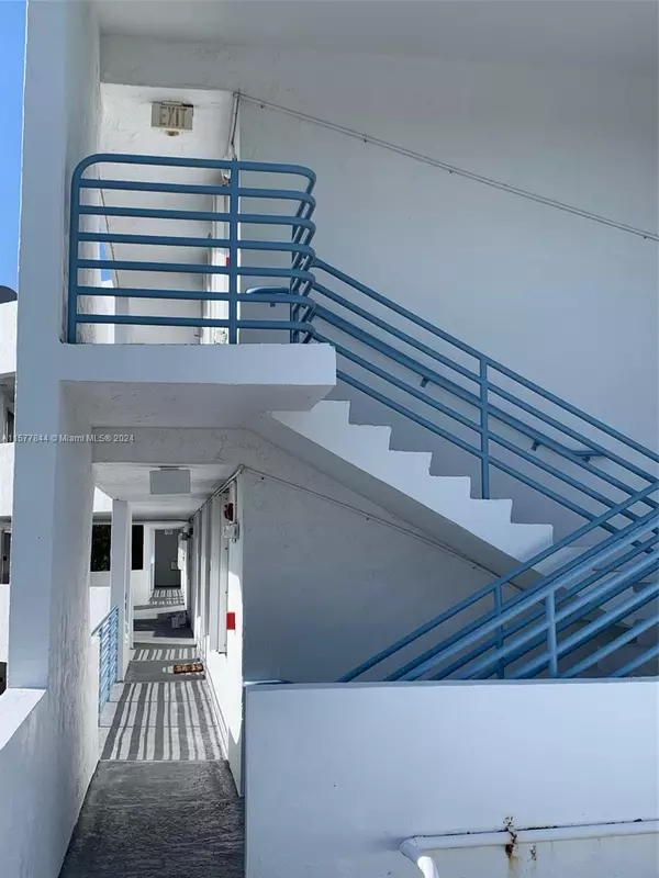 North Miami Beach, FL 33160,16531 NE 35th Ave #302