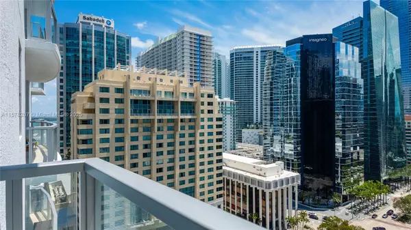 1060 Brickell Ave #1811, Miami, FL 33131