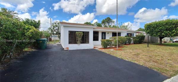 4941 NW 17th St,  Lauderhill,  FL 33313