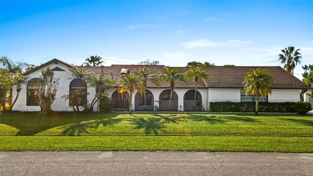 1631 SE Mariana Rd, Port St. Lucie, FL 34952