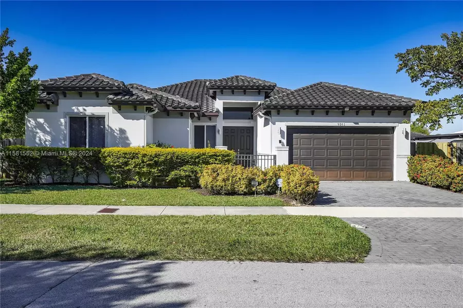 9381 SW 174th St, Palmetto Bay, FL 33157