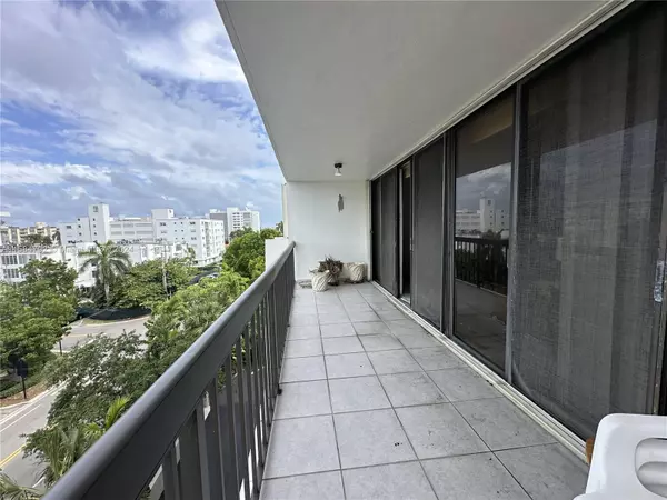 Bay Harbor Islands, FL 33154,9300 Bay Harbor Ter #5B