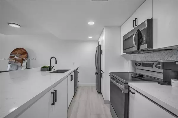 Pembroke Pines, FL 33026,11236 NW 16th Ct