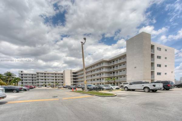 9917 W Okeechobee Rd #4-108,  Hialeah Gardens,  FL 33016