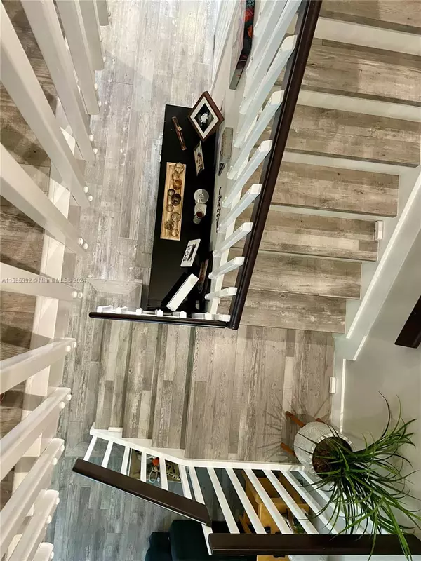 Miami, FL 33196,10026 Hammocks Blvd #202-6
