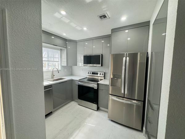 2014 NE 167th St #3-150,  North Miami Beach,  FL 33162