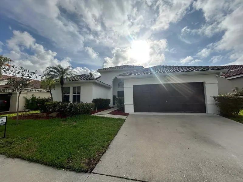 630 Carrington Dr, Weston, FL 33326