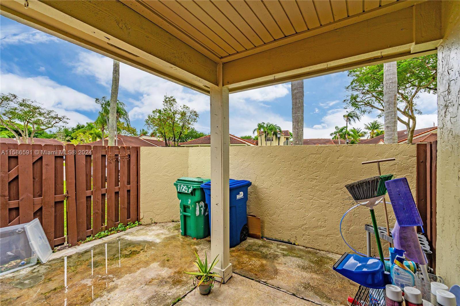 Hialeah, FL 33015,17262 NW 60th Ct #17262