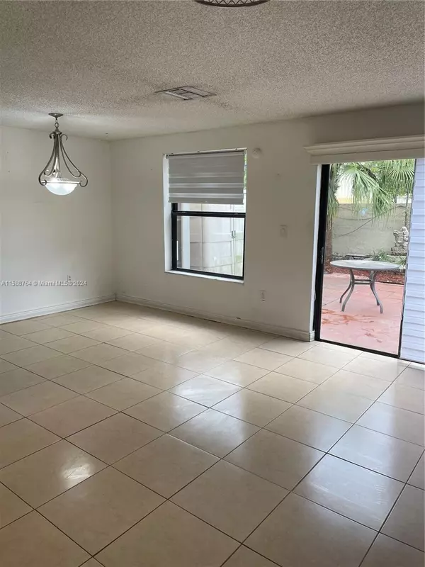 Miami, FL 33175,2050 SW 122nd Ave #23