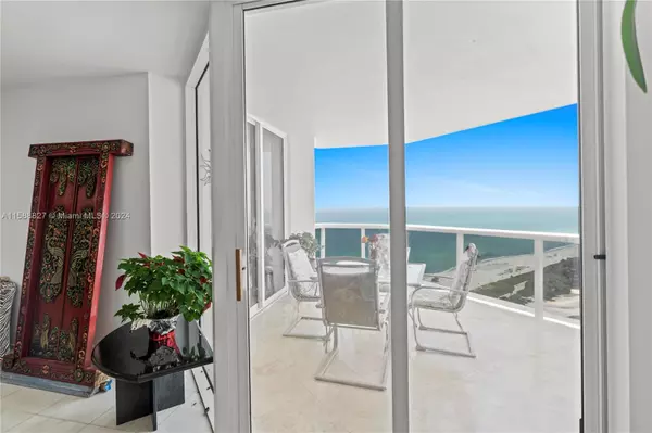 Miami Beach, FL 33140,4775 Collins Ave #2404