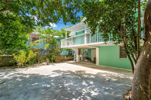 210 N Palm Ave, Islamorada, FL 33036
