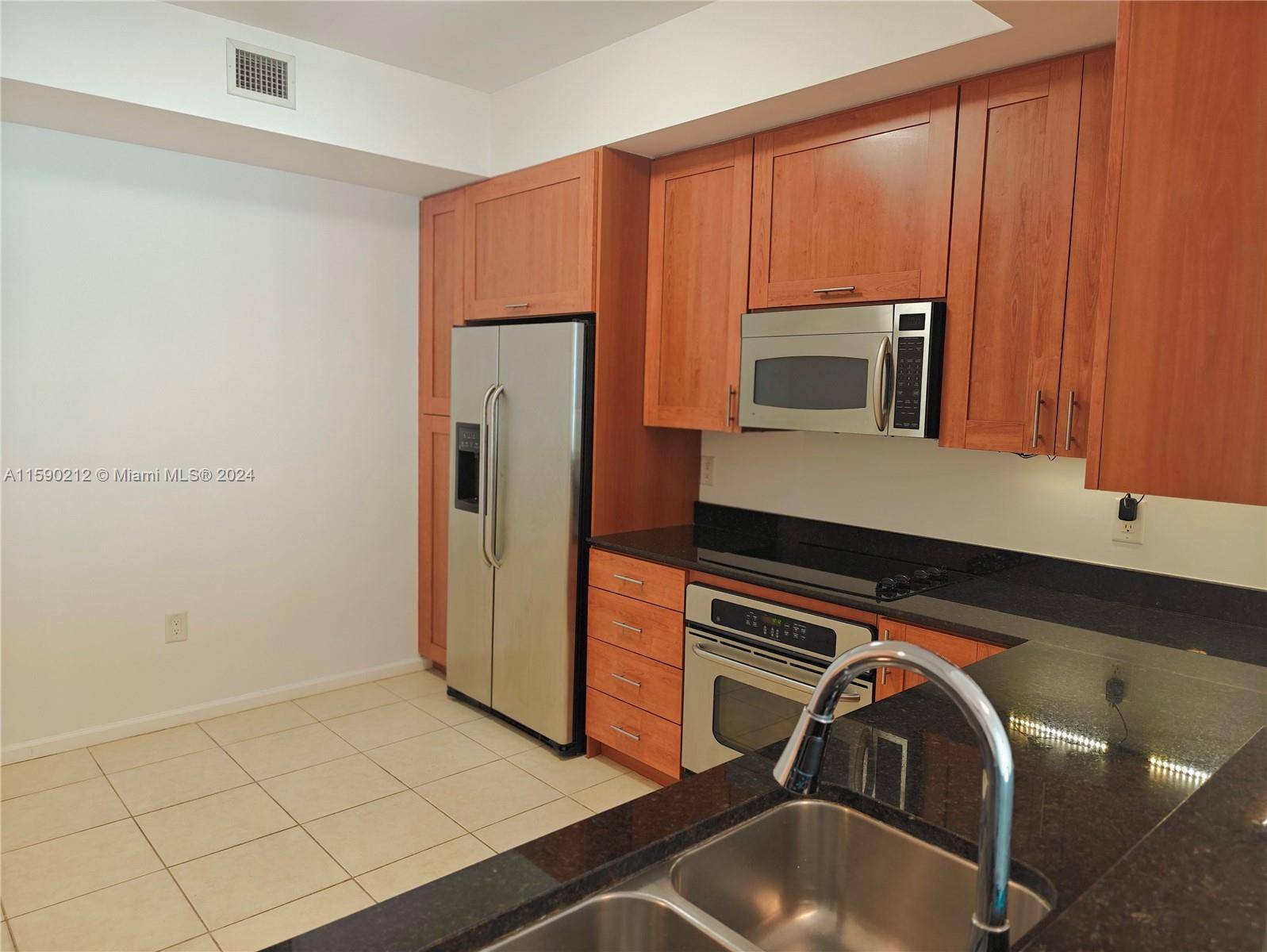 Aventura, FL 33180,3340 NE 190th St #1304