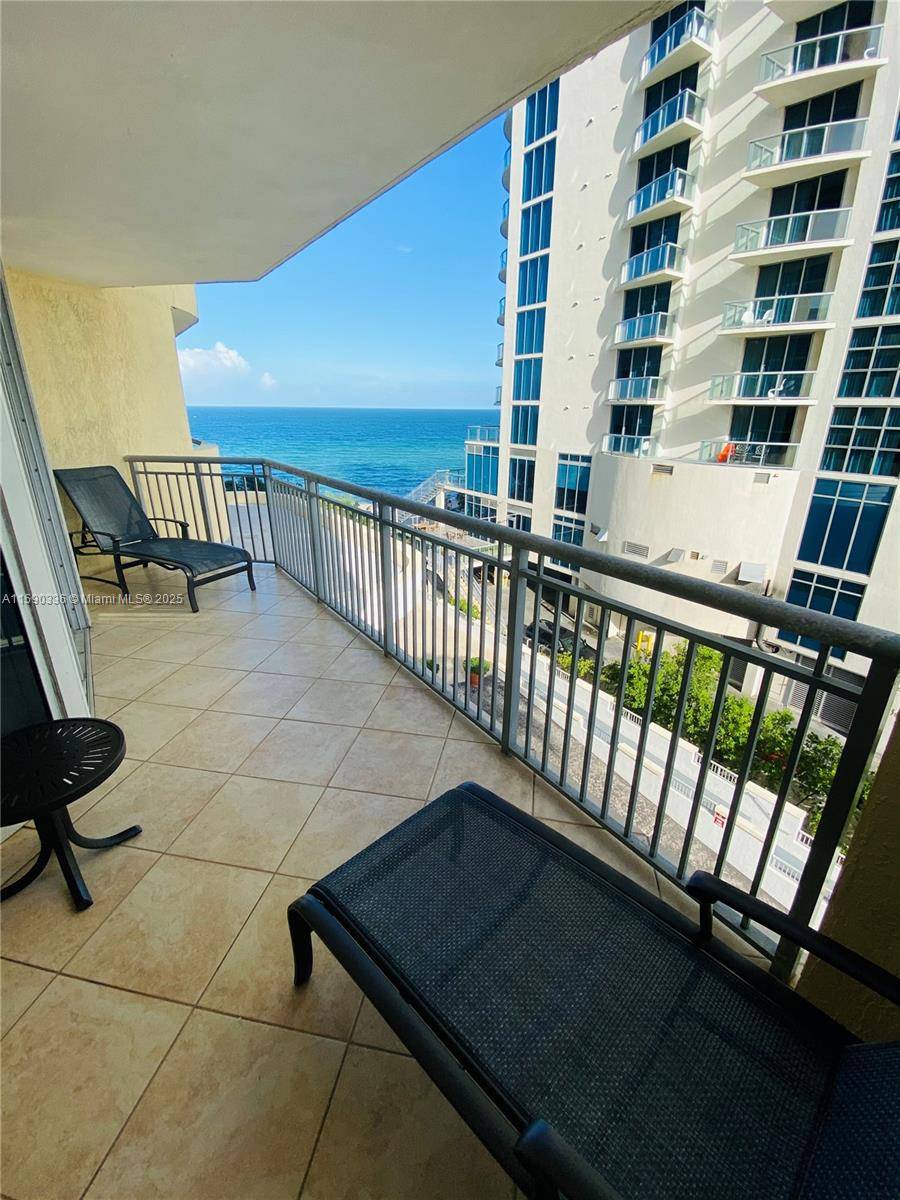 Sunny Isles Beach, FL 33160,17375 Collins Ave #705