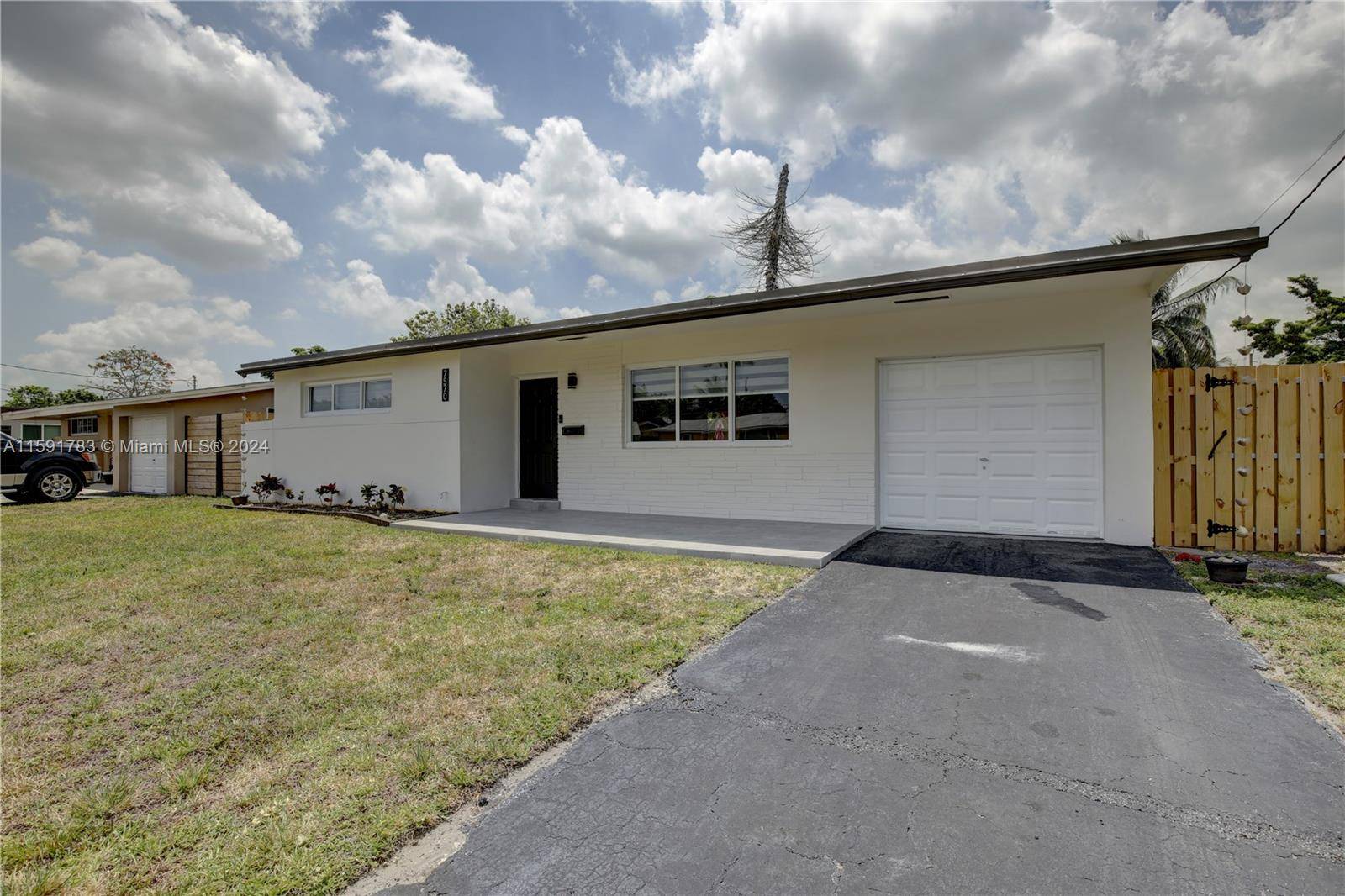 Sunrise, FL 33313,7570 NW 21st St