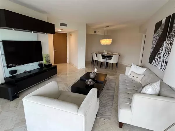 Aventura, FL 33160,1000 W Island Blvd #1110