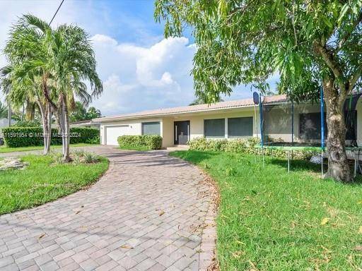 16473 NE 31st Ave, North Miami Beach, FL 33160