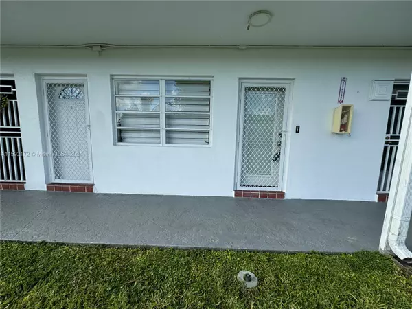 Miami Gardens, FL 33179,52 NE 204th St #15