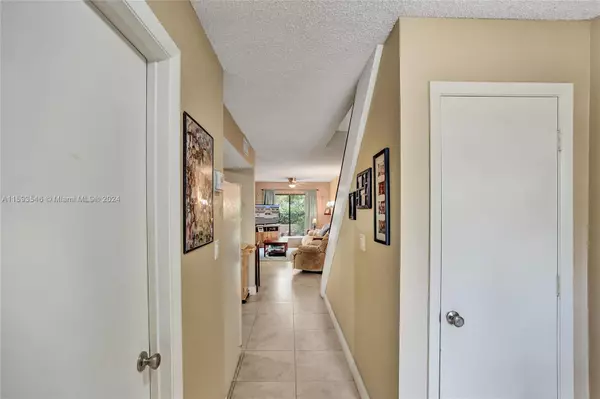 Coral Springs, FL 33065,8692 NW 40th St #8692