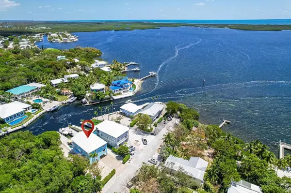 68 S Bass Avenue, Key Largo, FL 33037