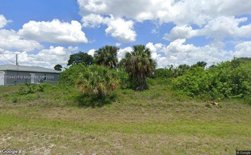 8004 SUNRISE CIR, La Belle, FL 33935
