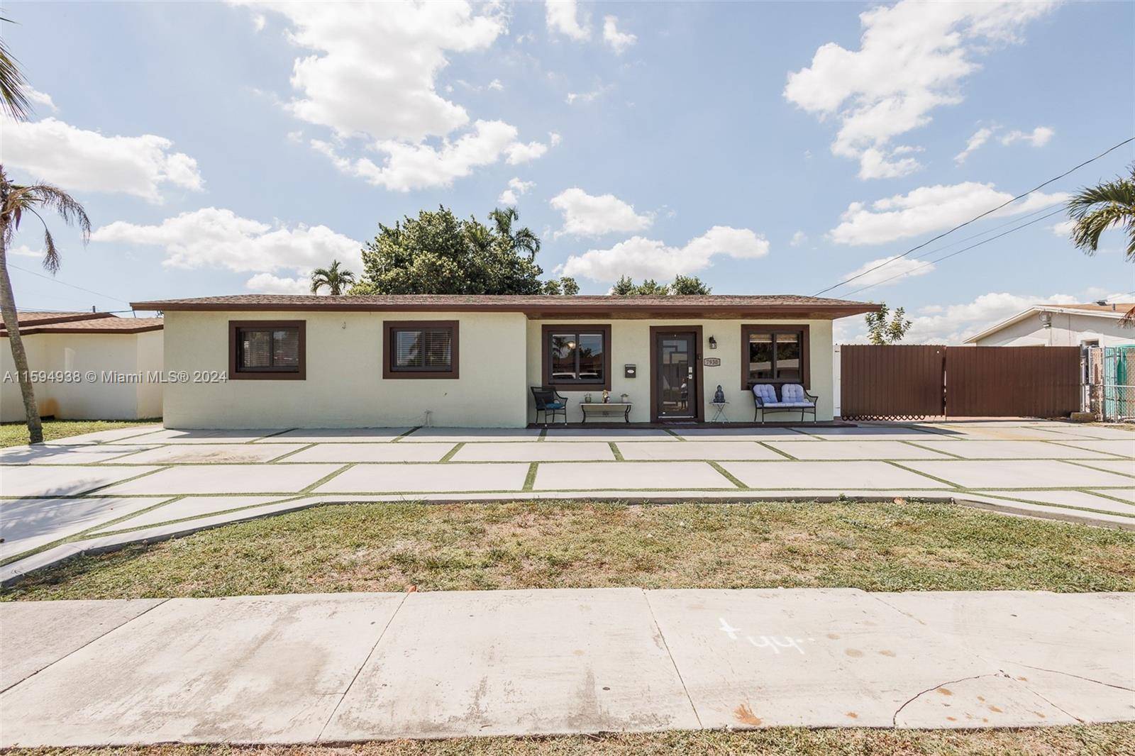 7930 NW 185th St, Hialeah, FL 33015