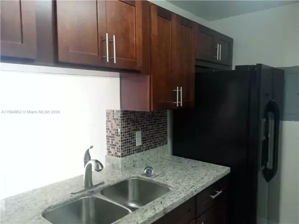 Sunrise, FL 33351,10024 Winding Lake Rd #103