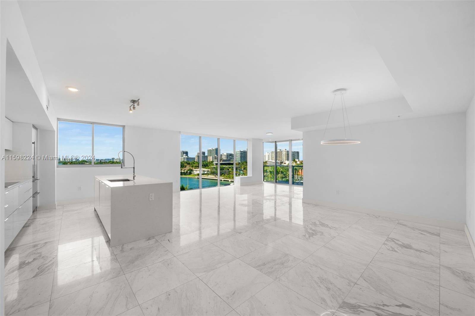 Bay Harbor Islands, FL 33154,9521 E Bay Harbor Dr #702