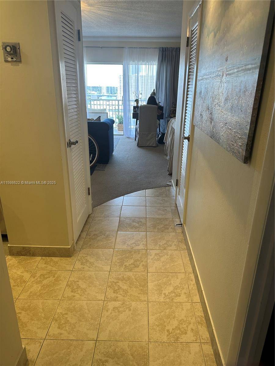 Hallandale Beach, FL 33009,1965 S Ocean drive #9L