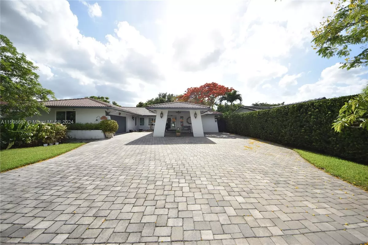 Miami, FL 33165,3024 SW 98th Ct