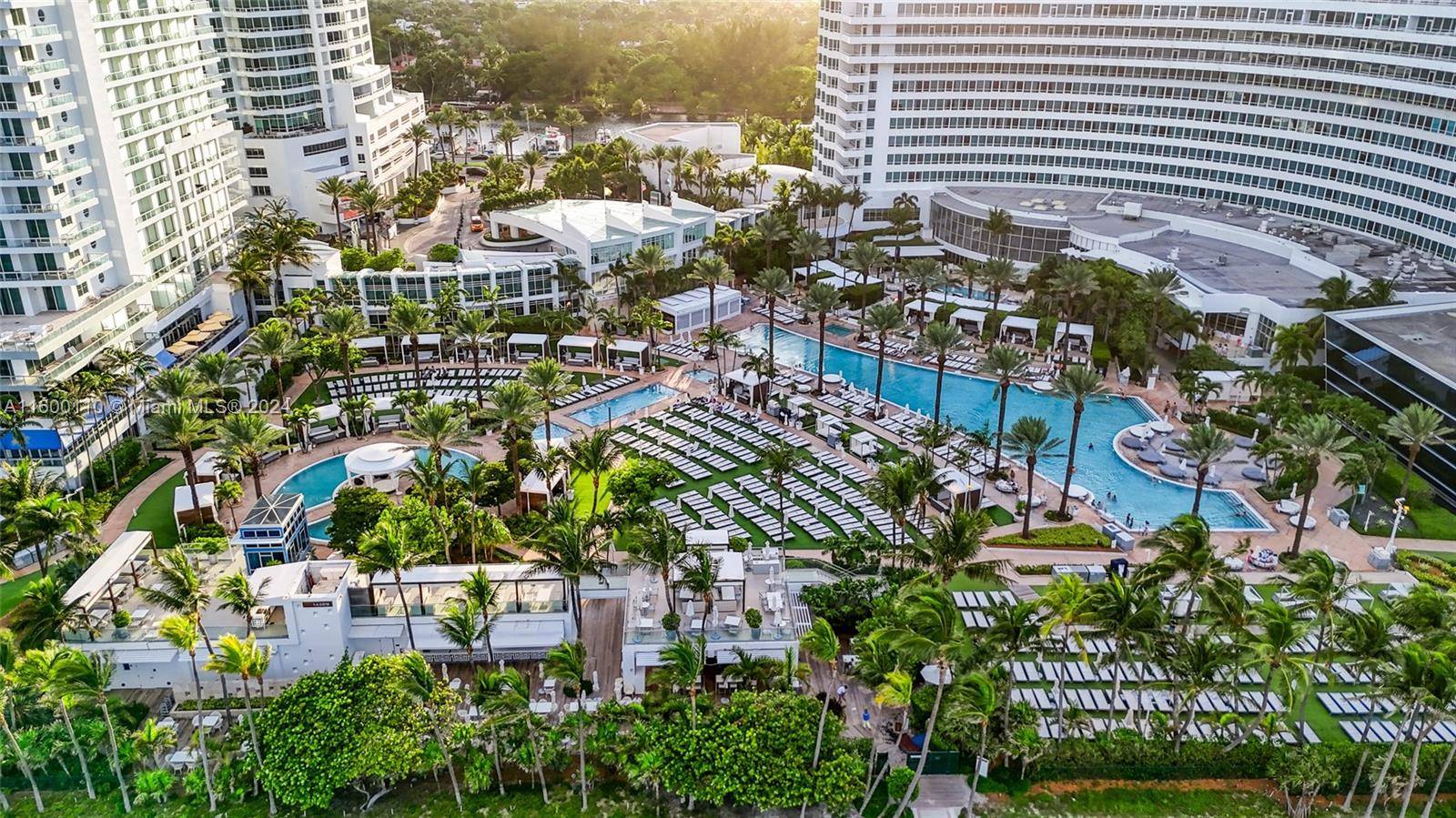 Miami Beach, FL 33140,4401 Collins Ave #3202/3204