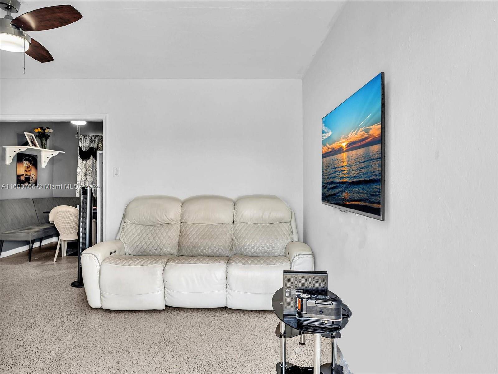 Hialeah, FL 33013,492 E 28th St