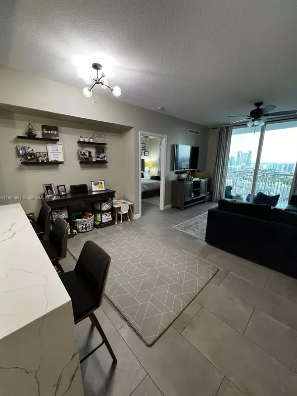 Hallandale Beach, FL 33009,1755 E Hallandale Beach Blvd #2105E