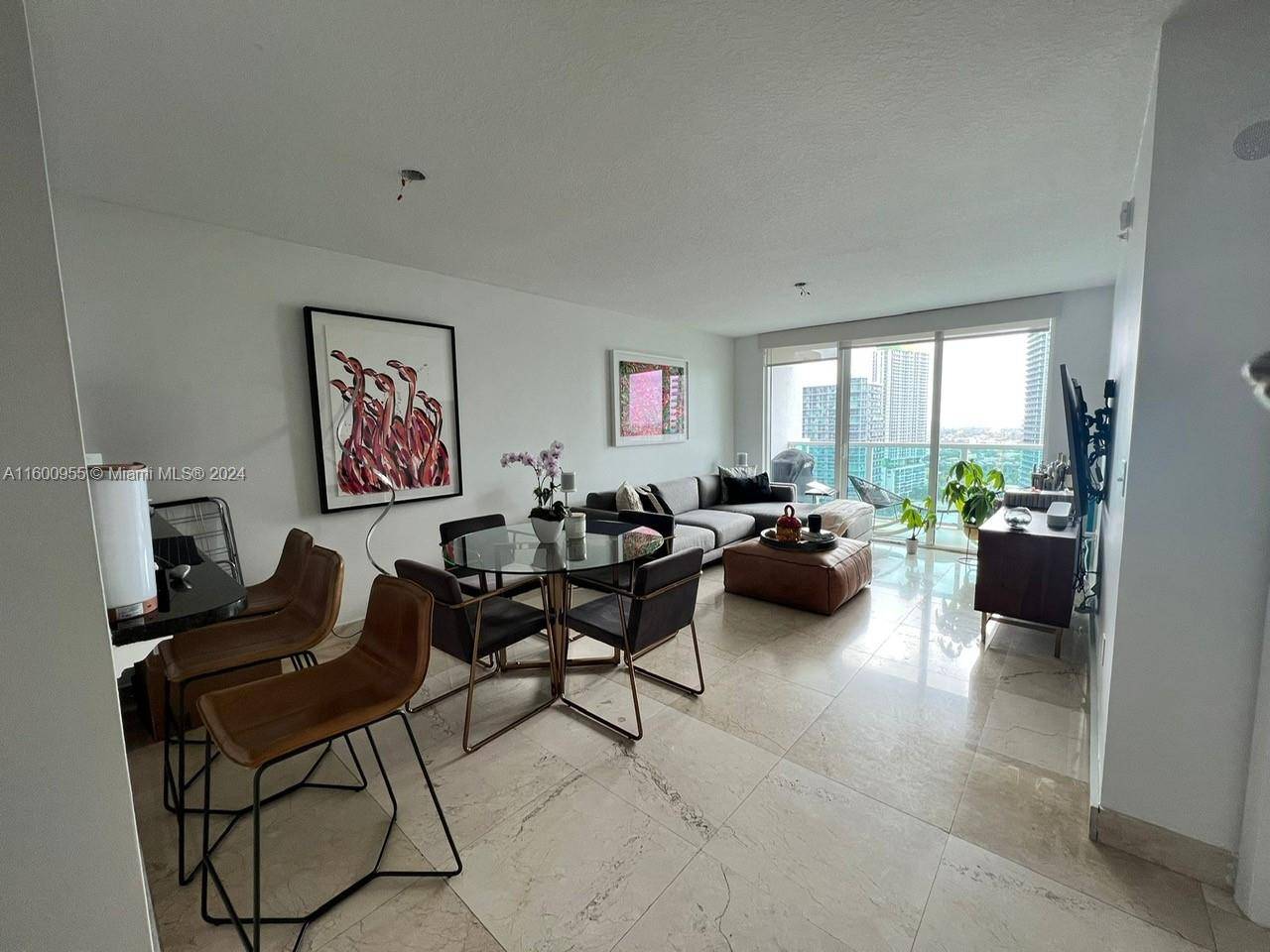 Miami, FL 33131,31 SE 5th St #2809