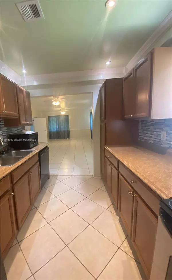 Fort Lauderdale, FL 33312,1739 SW 28th Ter