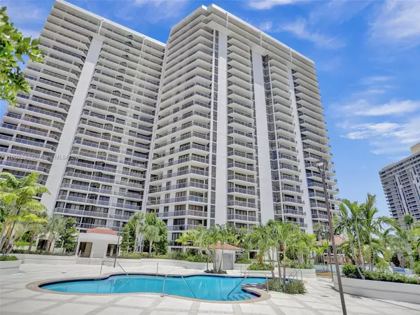 20281 E Country Club Dr #305, Aventura, FL 33180