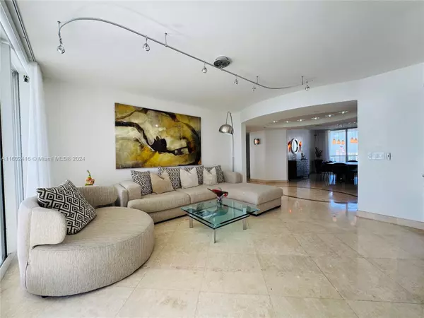 Sunny Isles Beach, FL 33160,19111 Collins Ave #2904