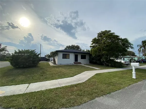 Lantana, FL 33462,703 N 7th St