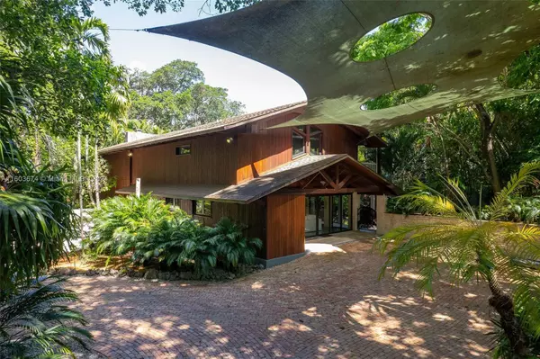 Coral Gables, FL 33156,5005 Hammock Park Dr